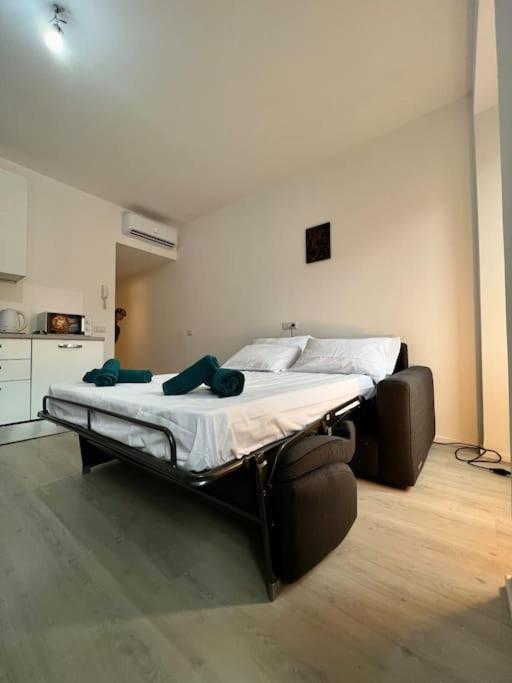 History Luxury Central Apartment By Revenue House Комо Экстерьер фото