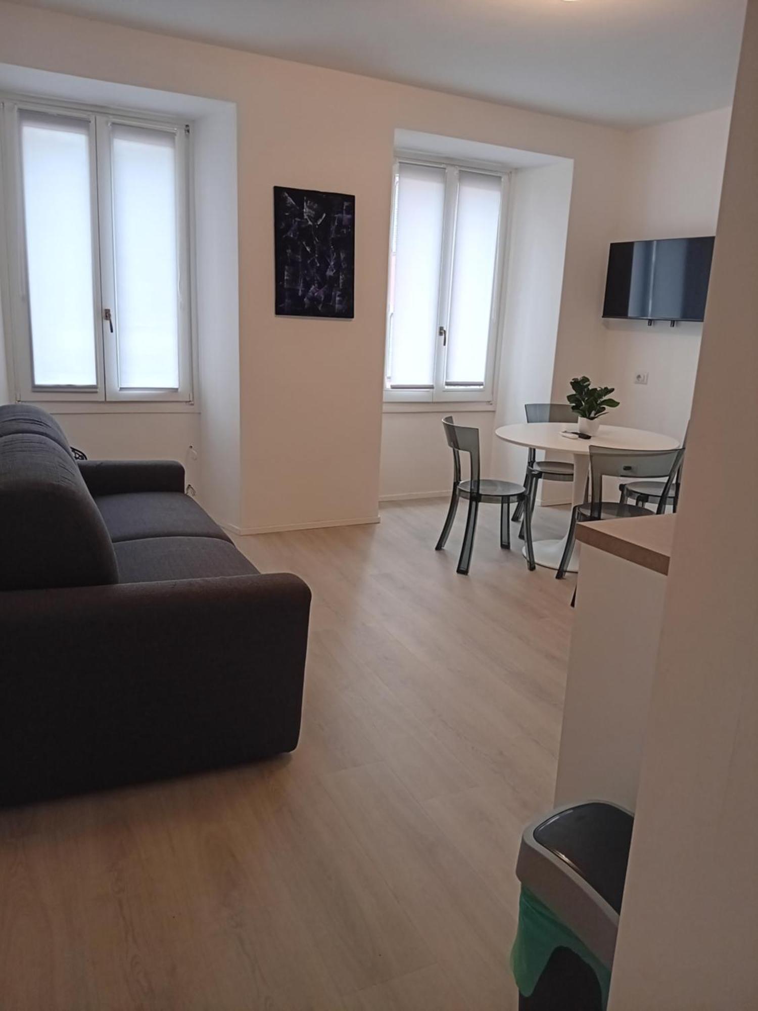 History Luxury Central Apartment By Revenue House Комо Экстерьер фото