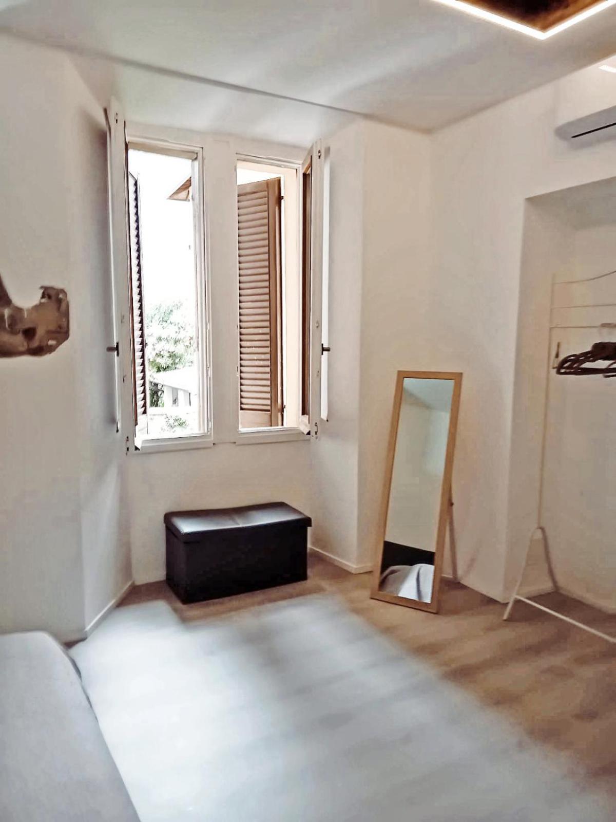 History Luxury Central Apartment By Revenue House Комо Экстерьер фото